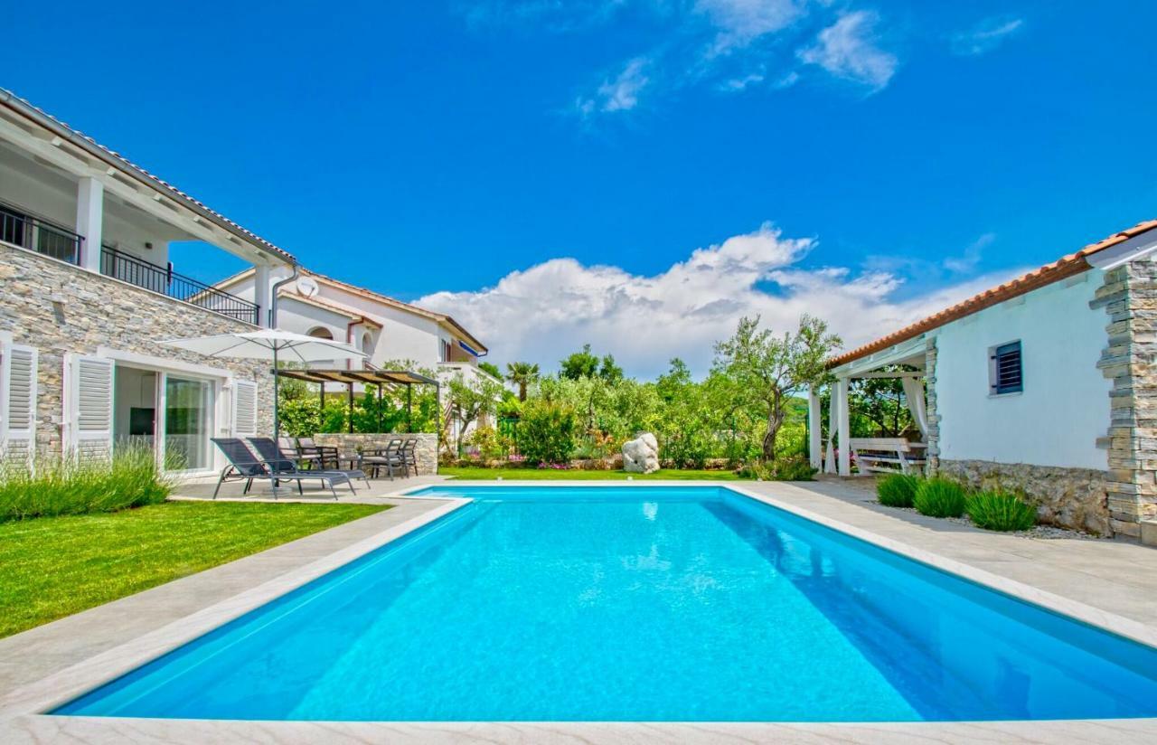 Salt & Sand Villa Kornic Bagian luar foto